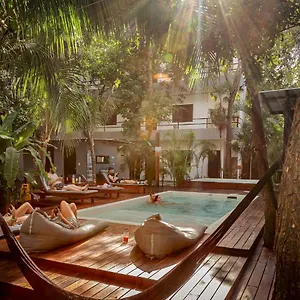  Albergue Che & Bar Adults Only